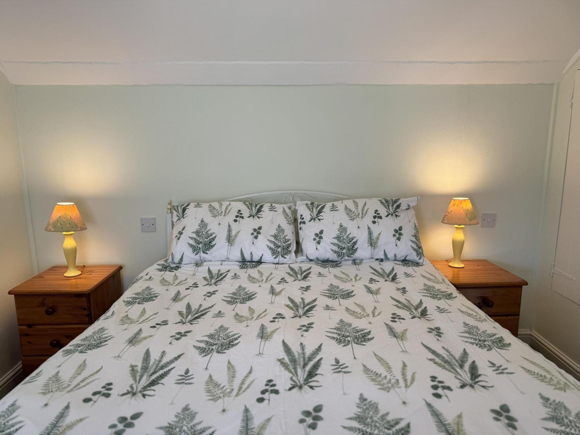 Greenswood - Cosy Cottage, Rural Location, Beautiful Landscaped Gardens With Pond And Holiday home