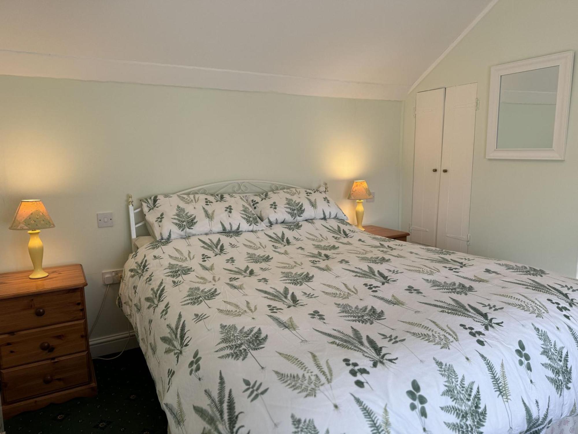 Greenswood - Cosy Cottage, Rural Location, Beautiful Landscaped Gardens With Pond And Holiday home