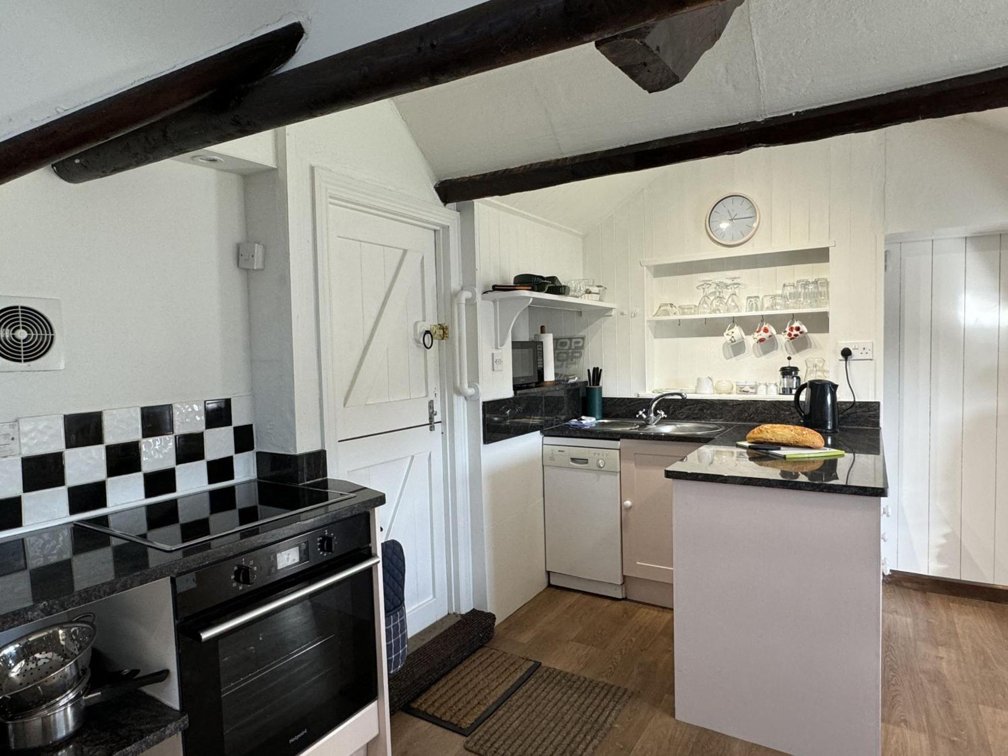 Greenswood - Cosy Cottage, Rural Location, Beautiful Landscaped Gardens With Pond And Holiday home