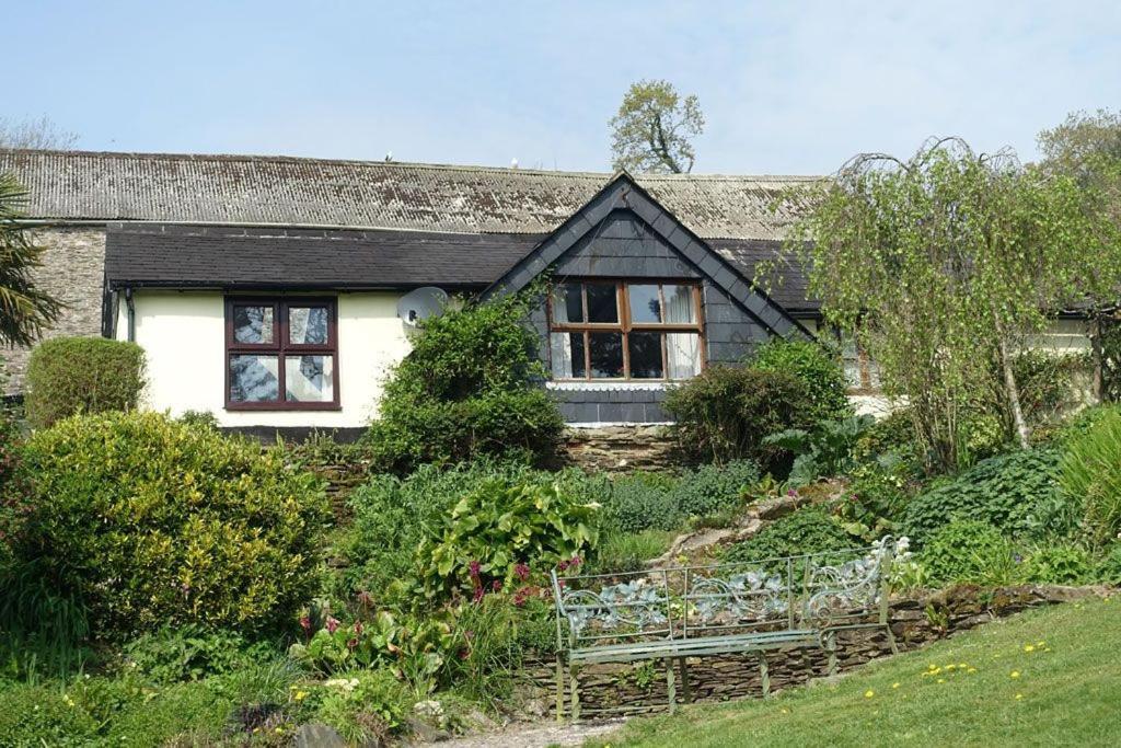 Greenswood - Cosy Cottage, Rural Location, Beautiful Landscaped Gardens With Pond And Casa de Férias