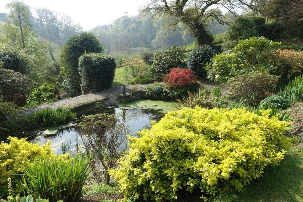 Greenswood - Cosy Cottage, Rural Location, Beautiful Landscaped Gardens With Pond And Casa de Férias