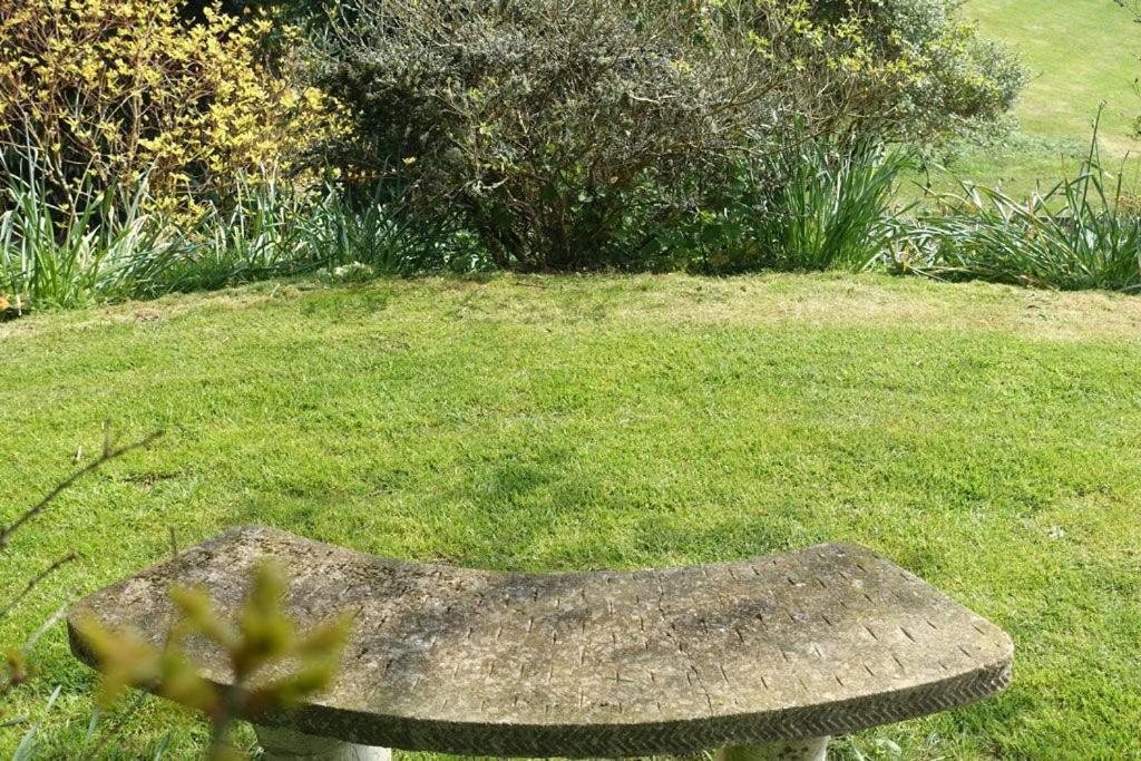 Greenswood - Cosy Cottage, Rural Location, Beautiful Landscaped Gardens With Pond And Casa de Férias Dartmouth
