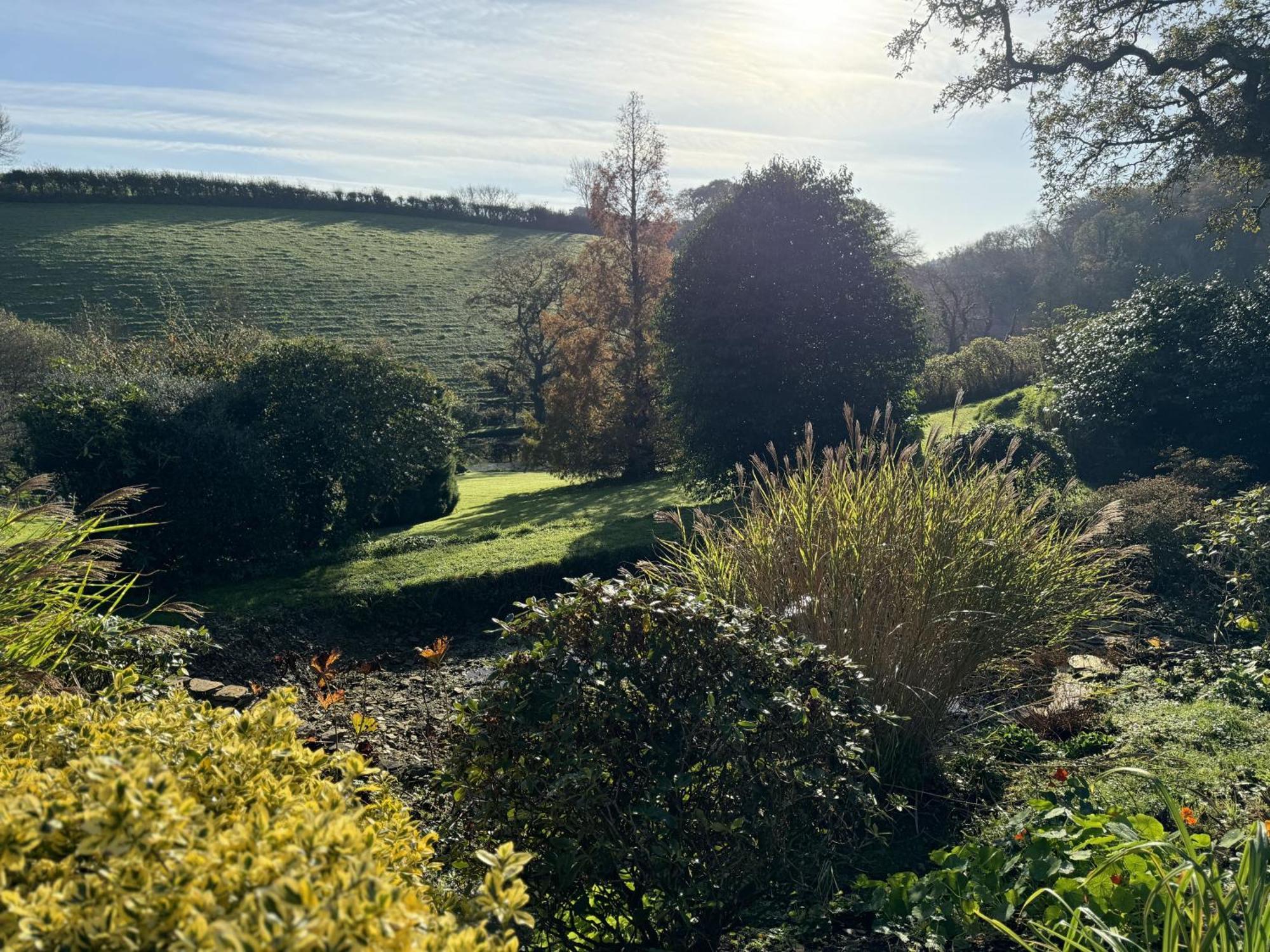 Casa de Férias Greenswood - Cosy Cottage, Rural Location, Beautiful Landscaped Gardens With Pond And Dartmouth